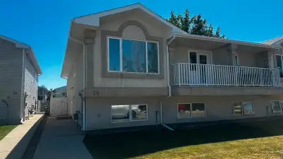 2 Bed, 1 Bath Main Floor - North Lethbridge