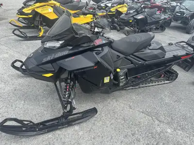 Ski-Doo Renegade X 600R Etec 2022 À VENDRE Ski-Doo Renegade X 600R E-TEC 2022 Ce Renegade X 600R E-T...