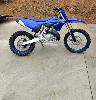 APPLY NOW: https://www.ridecollective.ca/get-pre-approved 2024 YAMAHA YZ250X • Powerful 250cc 2-stro...