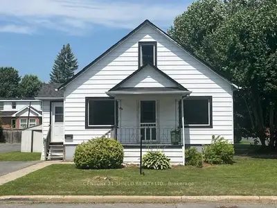 Charming 2 bedroom bungalow near all amenities. Welcome to this cozy 855 square foot bungalow offeri...