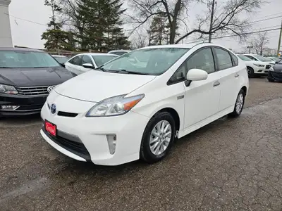ACCIDENT FREE - CARFAX VERIFIED 2013 TOYOTA PRIUS PLUG-IN HYBRID / A/C / PUSH START / POWER WINDOWS...
