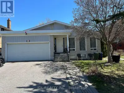 MAIN FLOOR/3 BEDS/2 BATHS - 23 PINEWAY BLVD BOULEVARD N Toronto