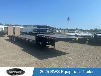 Stock #: 000377 DETAILS 53FT Tri-axle Paver / Recovery Bi fold ramps (air actuated) 11 FT 10'6" goos...