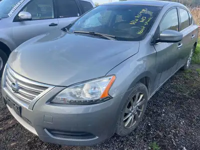 2014 Nissan Sentra Base 165,414 KM 1.8L, 4 Cylinder Engine AM/FM/CD, Sunroof, Front Heated Seats, St...