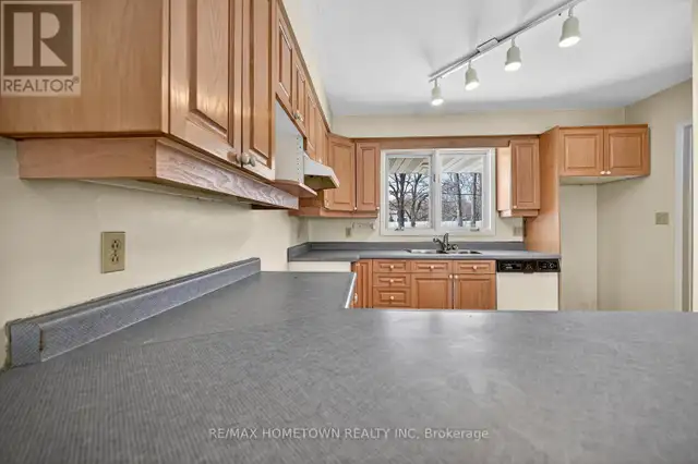 1327 1000 ISLANDS PARKWAY Front of Yonge, Ontario in Houses for Sale in Kingston - Image 15