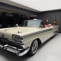 Check out this 1959 Ford Fairlane Galaxie 500 Convertible. This is a big, beautiful cruiser. Very ni... (image 1)