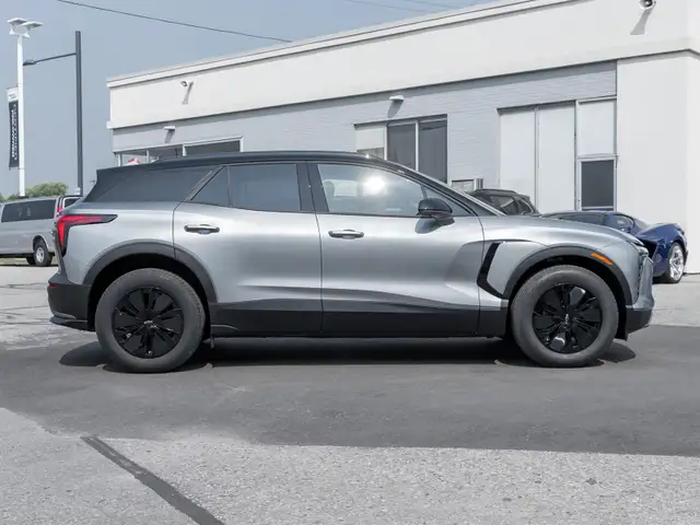 2025 Chevrolet Blazer EV LT AWD Midnight Edition- HD Surround Vi in Cars & Trucks in Markham / York Region - Image 4