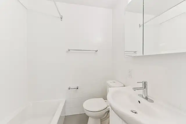 Skyliner - Studio Apartment for Rent in Long Term Rentals in City of Toronto - Image 7