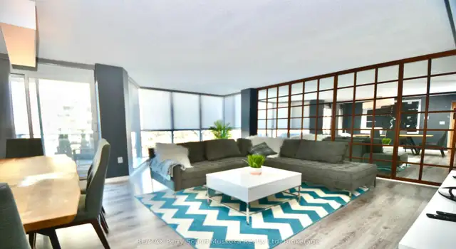 2-Bedroom Oakville Condo with Gym & Parking!632350948414731212