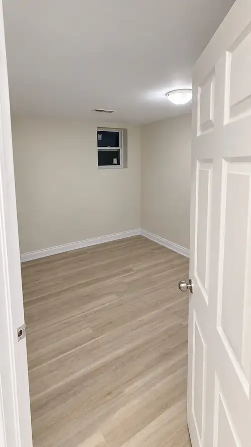 Legal Basement Apartment | 1 Living + 1 Bedroom + Den + Flexible Living Room 9 Dunlop Court, Brampto...