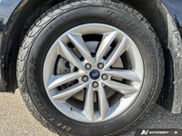 KBB.com Brand Image Awards. This Ford Edge boasts a Intercooled Turbo Premium Unleaded I-4 2.0 L/122... (image 9)