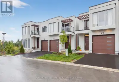 ANNUAL RENTAL - Spacious 3-Bedroom Home in the Heart of Thornbury. Welcome to your new home in Thorn...