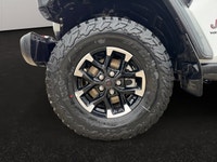 SPECIAL OFFER! Cloth Low-Back Bucket Seats, Remote Start System, Heated Front Seats, Heated Steering... (image 8)