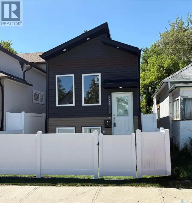 1652 Montreal STREET Regina, Saskatchewan in Houses for Sale in Regina - Image 2