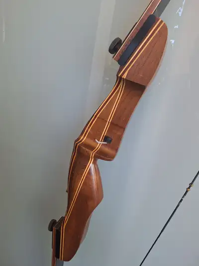 Traditional Hunting Bow Take-down (easy to carry) Right Hand 50 Pounds Very powerful, yet easy to co...