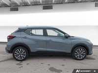 Experience modern efficiency and everyday practicality with the 2025 Nissan Kicks SV. This used comp... (image 6)