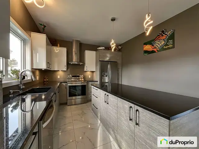 $714,000 - 2 Storey in Trois-Rivières (Cap-De-La-Madeleine) in Houses for Sale in Trois-Rivières - Image 2