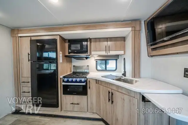 2023 Grand Design Imagine XLS 23BHE in Travel Trailers & Campers in Kelowna - Image 8