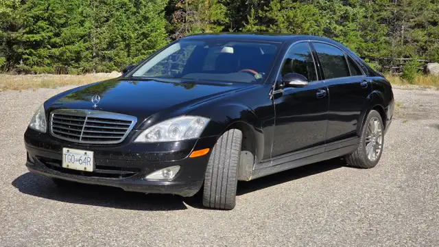 2008 Mercedes-Benz S550 4MATIC — 250,000 km — $8,700