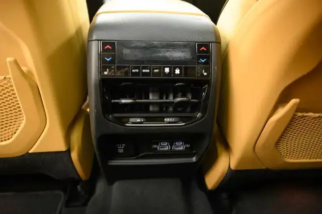 2023 Jeep Grand Cherokee L Summit | Sunroof | Night Vision in Cars & Trucks in Winnipeg - Image 32