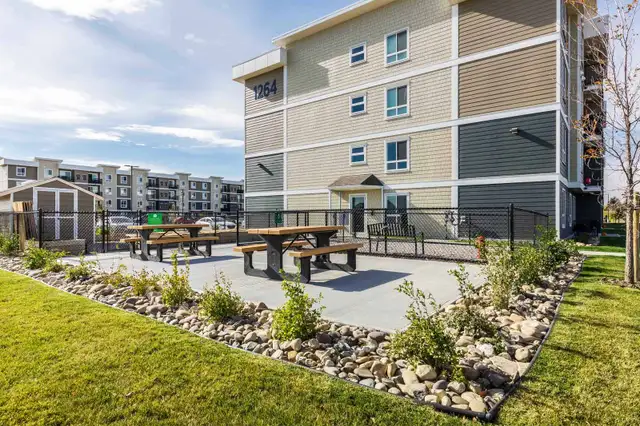 Pet-Friendly Two Bedroom Two Bath with In-suite Laundry for Rent in Long Term Rentals in Lethbridge - Image 17