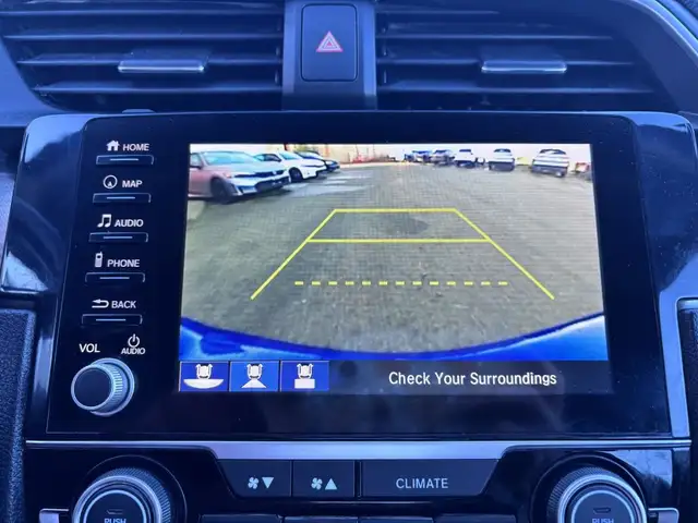 2020 Honda Civic Sedan Touring in Cars & Trucks in Comox / Courtenay / Cumberland - Image 23