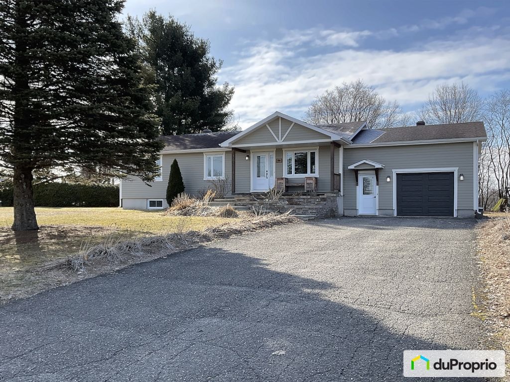 $484,000 - Bungalow for sale in Roxton Falls — photo 1