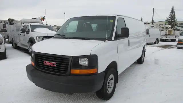 2008 GMC Savana CARGO VAN in Heavy Trucks in Vancouver - Image 3