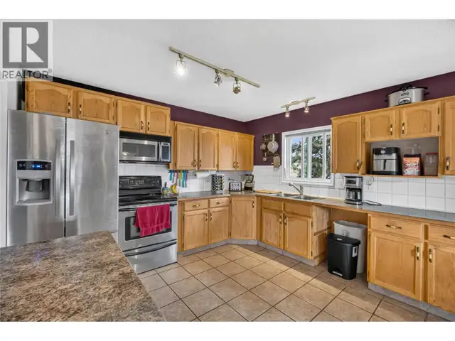 355 & 357 Gwyer Street Penticton, British Columbia in Houses for Sale in Penticton - Image 38
