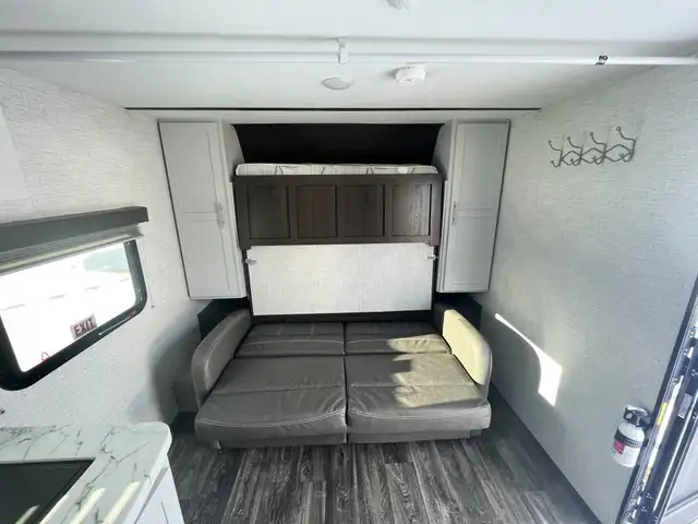 2021 KEYSTONE BULLET CROSSFIRE 2200BH21 (FINANCING AVAILABLE) in Travel Trailers & Campers in Kelowna - Image 12