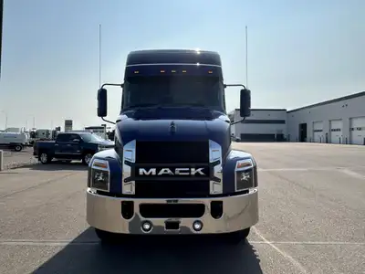 Engine - Mack MP8-505C+ 505hp Trans - Mack 12 speed mDRIVE-HD 3.58 carrier ratio 11R22.5 tires Holla...
