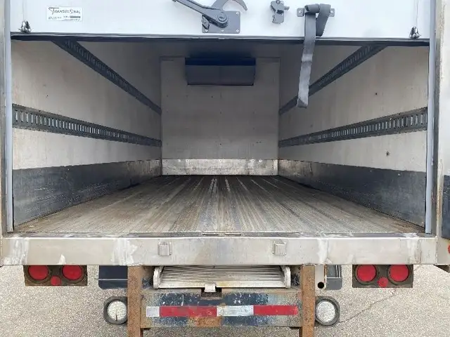 2018 Hino Truck 195 FROZEN in Heavy Trucks in Saskatoon - Image 9