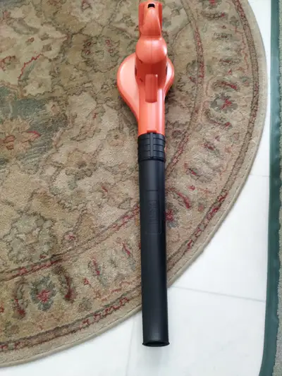 Tool only. NEW. B&D leaf blower. Asking $45.00. NO battery. You must have the Battery and charger. N...