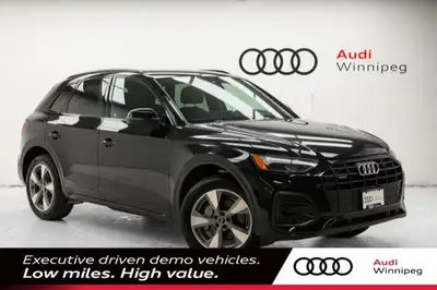 This Audi Q5 delivers a Intercooled Turbo Gas/Electric I-4 2.0 L/121 engine powering this Automatic...