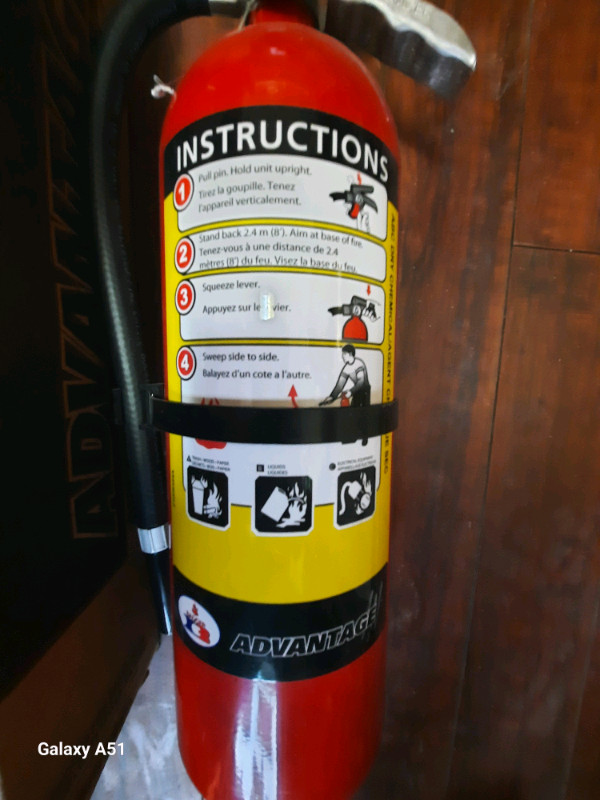 5.5 LB FIRE EXTINGUISHERS  in Other Business & Industrial in Peterborough - Image 2