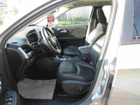 2016 Jeep Cherokee Trailhawk 4x4 with 118,394km! Equipped with remote keyless entry, power windows,... (image 8)