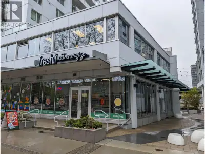 This Freshii location in Central Lonsdale is now available and is a 1/2 block from the hospital! Fre...