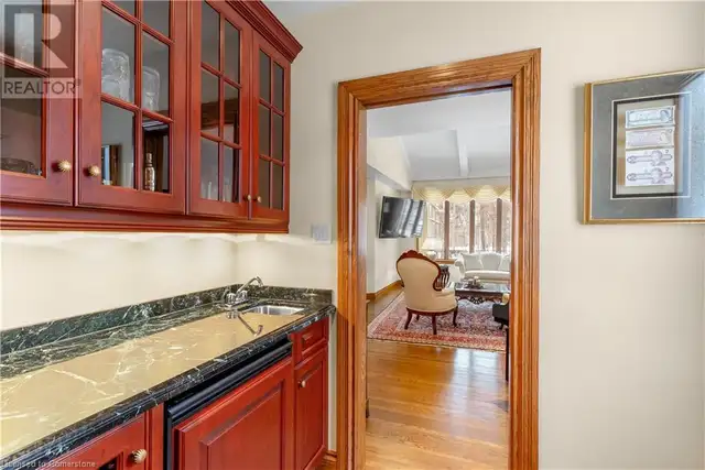 32 MAPLE HILL Drive Kitchener, Ontario in Houses for Sale in Kitchener / Waterloo - Image 14