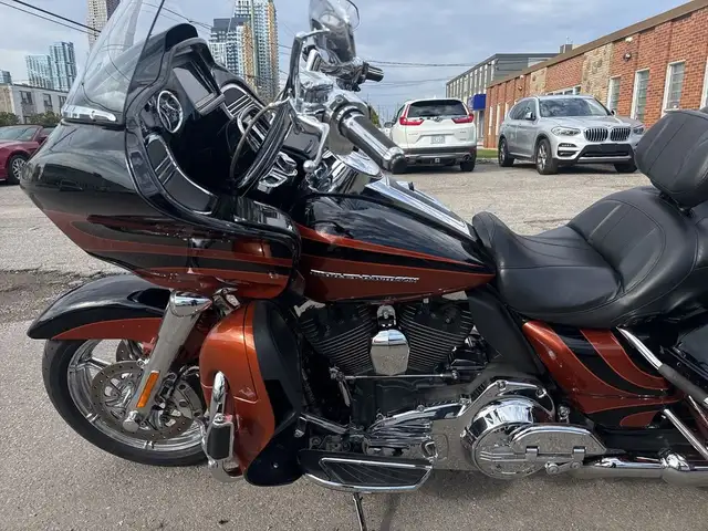 2015 Harley-Davidson CVO Road Glide ~ SUPER CLEAN ~ 110CI ~ ROAD in Sport Touring in City of Toronto - Image 18