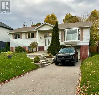 Beautifully maintained 3-bedroom, 1-bathroom main floor in the highly desirable Markham Conservation...