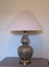 VINTAGE CERAMIC DOUBLE GOURD TABLE LAMP W/SHADE