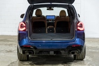 Français: * Attelage de remorque * Phares Shadowline * Accès confort * Ambiance lumineuse * Toit pan... (image 7)