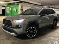 Heated Front Seats, Backup Camera, Leather, Sunroof, Remote Start, Push Button Start, AWD, Power Tai... (image 2)