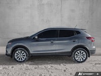 This 2022 Nissan Qashqai SV FWD comes equipped with *2.0L 4-cylinder engine*, *Front-Wheel Drive*, *... (image 1)