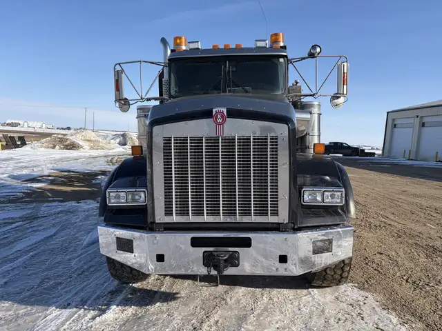 2015 KENWORTH T800 in Heavy Trucks in Kamloops - Image 3