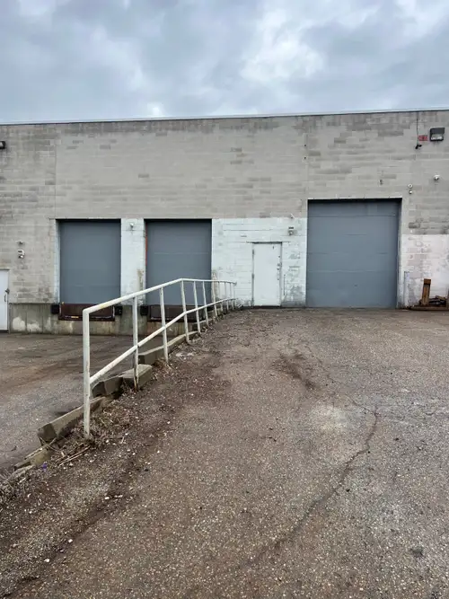 HIGH DEMAND LOCATION (MCCOWAN RD and SHEPPARD AVE.) NEAR HWY 401. • Warehouse Space: 11,000 sq. ft....