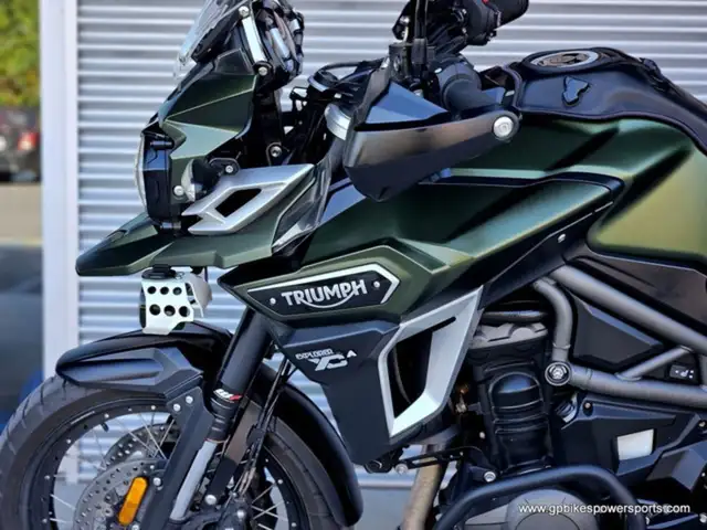 2017 Triumph Tiger Explorer XCA Matt Khaki Green in Dirt Bikes & Motocross in Oshawa / Durham Region - Image 8