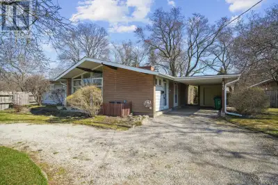 240 SOUTH SERVICE ROAD Mississauga (Mineola), Ontario