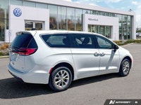 Designed to elevate every family journey, this 2023 Chrysler Pacifica Touring L is the ultimate mini... (image 4)