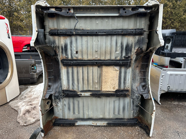 Southern Truck Box/ Bed Ford F250/350 Superduty in Auto Body Parts in Thunder Bay - Image 3